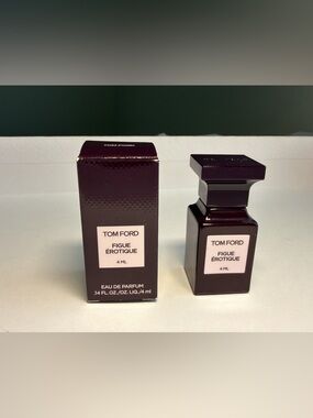 New, unused and authentic Mini perfumeee@@ Tom Ford